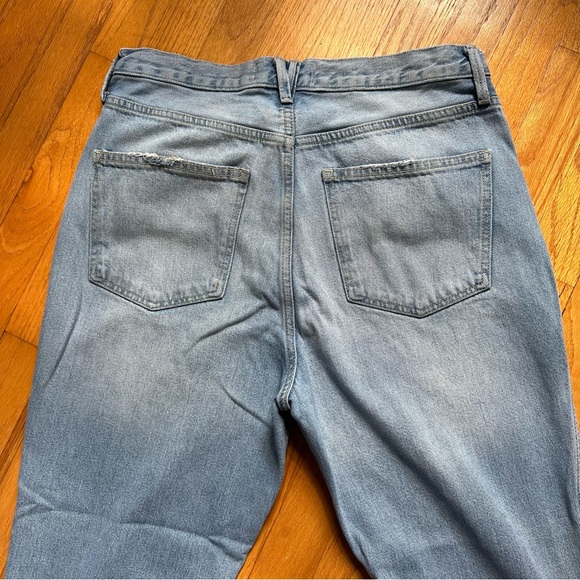 Free People We The Free High Rise Light Wash Mom Jean Waist 30 Distressed Denim - Picture 6 of 12